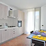 فيلة Between And Mountains *