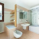 Between And Mountains فيلة