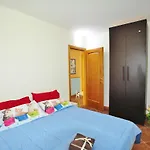 Between And Mountains فيلة