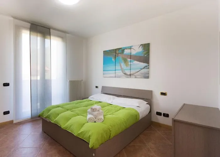 Between And Mountains * 瓦尔博若纳